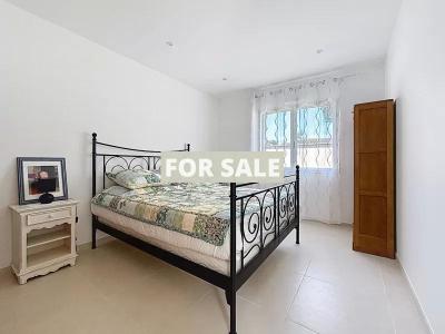 Detached House and Garden in Coastal Resort