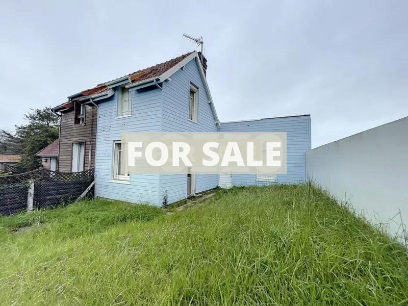 Pretty House 1.2 km from the Beach