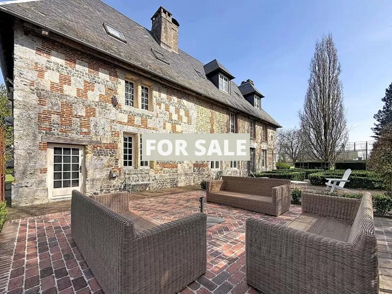 Detached Country House with Swimming Pool