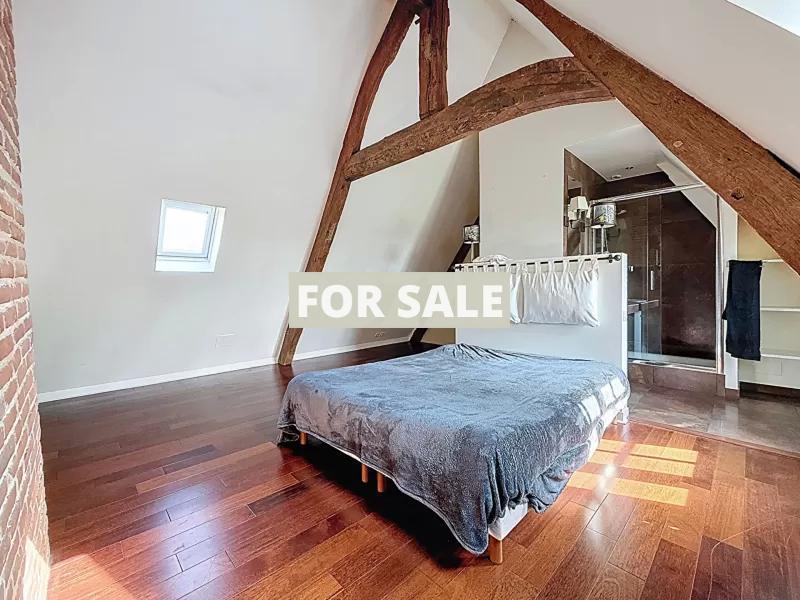 Detached Country House with Swimming Pool