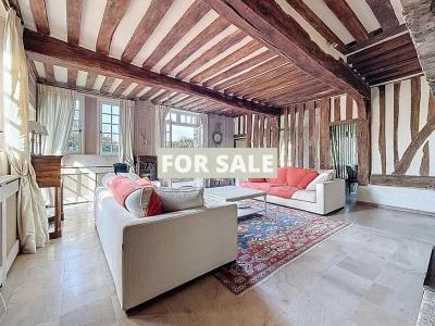 Detached Country House with Swimming Pool