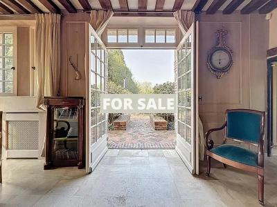 Detached Country House with Swimming Pool