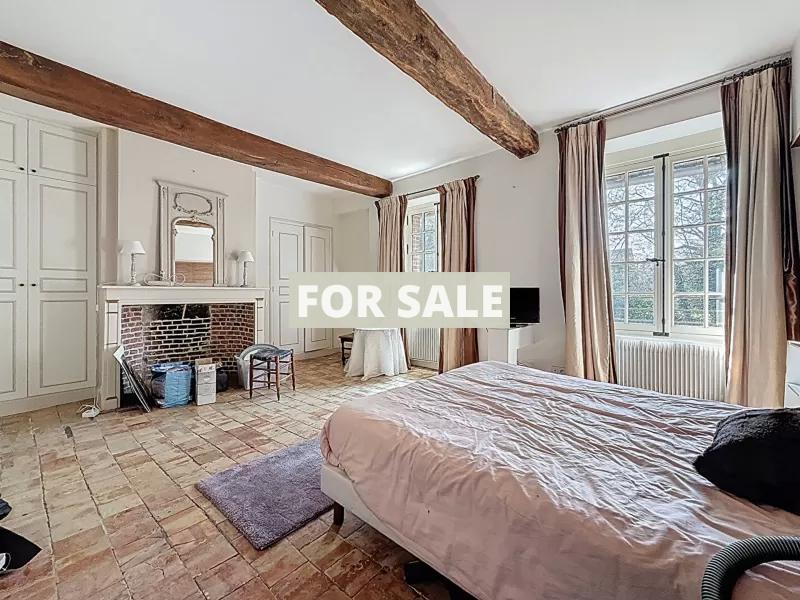 Detached Country House with Swimming Pool