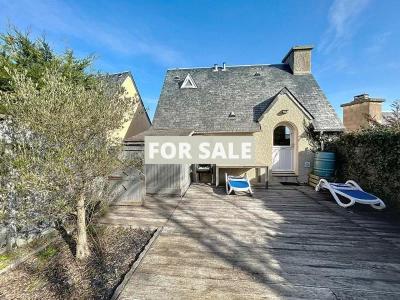 Detached House in Coastal Resort Town