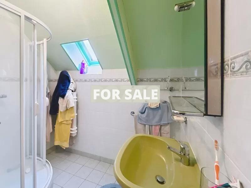 Detached House with Garden in Lovely Location