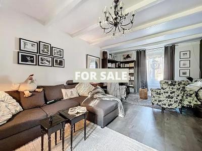 Traditional House with Garden