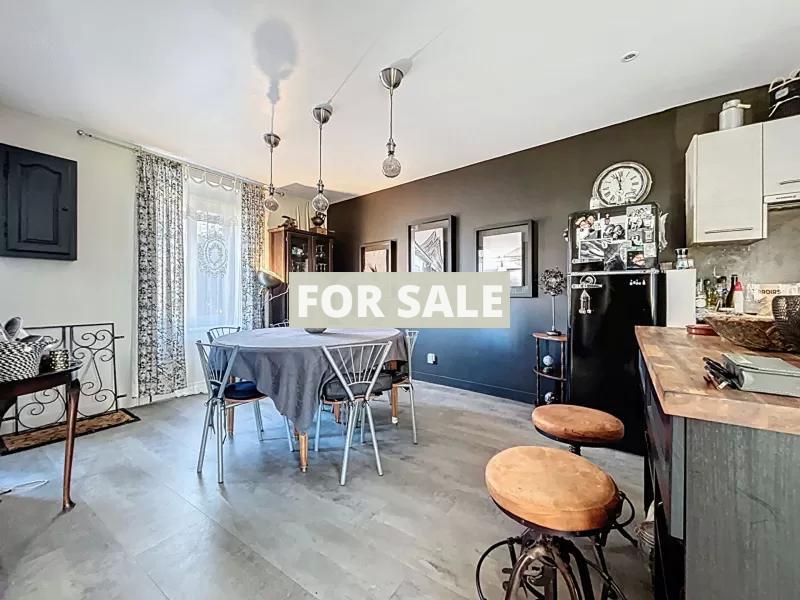 Traditional House with Garden