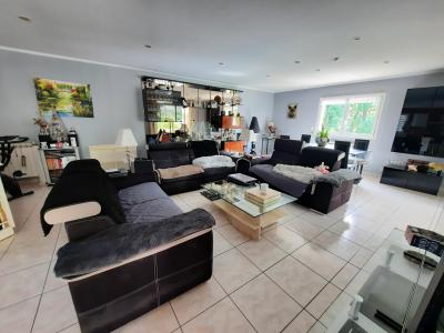 Pretty Detached Villa With Pool And Pretty Views