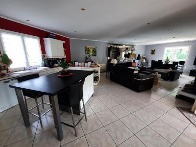 Pretty Detached Villa With Pool And Pretty Views