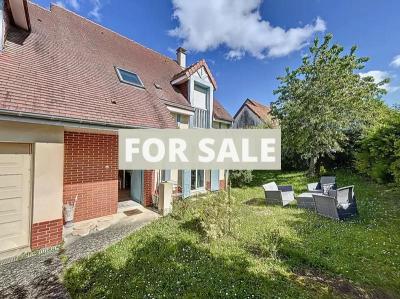 Pretty Cottage with Garden Close to the Coast