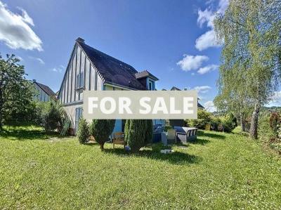 Pretty Cottage with Garden Close to the Coast