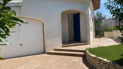 A Lovely Languedocienne Architect Villa With 3 Bedrooms, Garage, Terraces And Courtyard With Pool, O