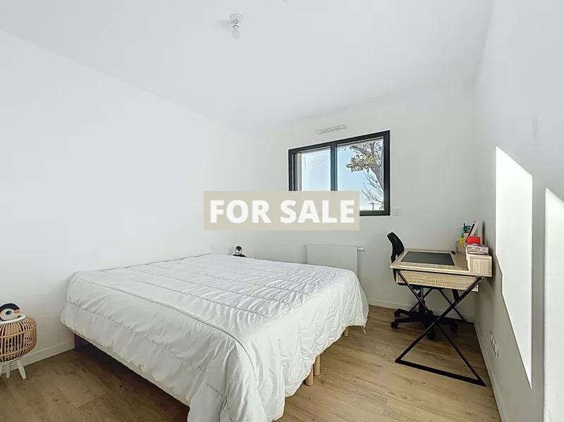 Stunning Contemporary House by the Coast