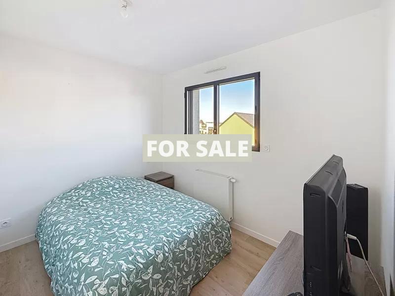 Stunning Contemporary House by the Coast