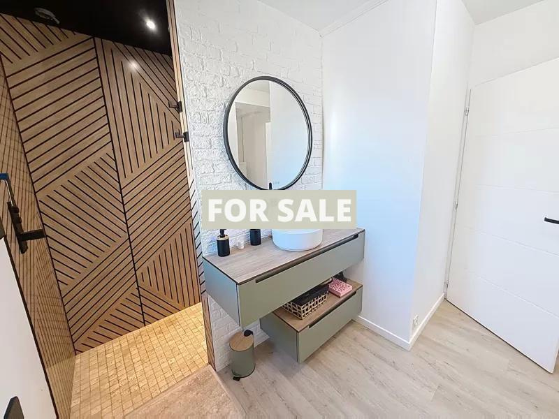 Stunning Contemporary House by the Coast