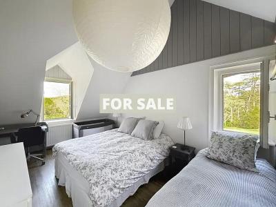Detached House with Garden and Open View