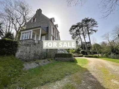 Detached House with Garden and Open View