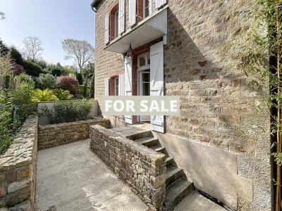 Detached House with Garden and Open View
