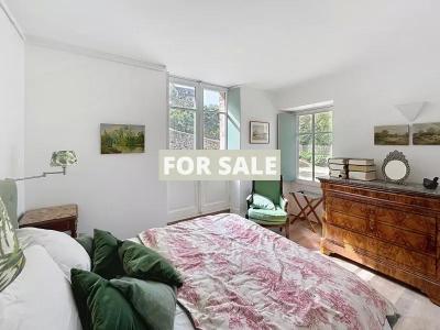 Detached House with Garden and Open View