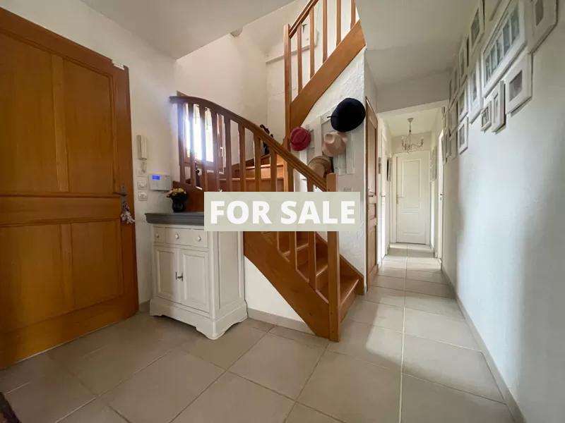 Detached Character House Near to the Coast