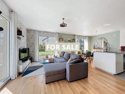 Contemporary House in Coastal Location