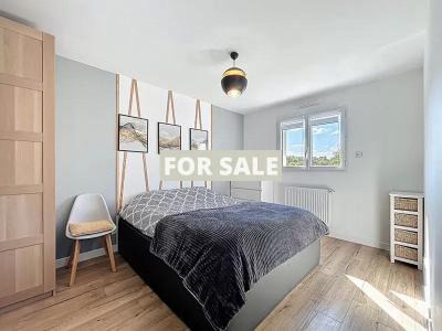 Contemporary House in Coastal Location