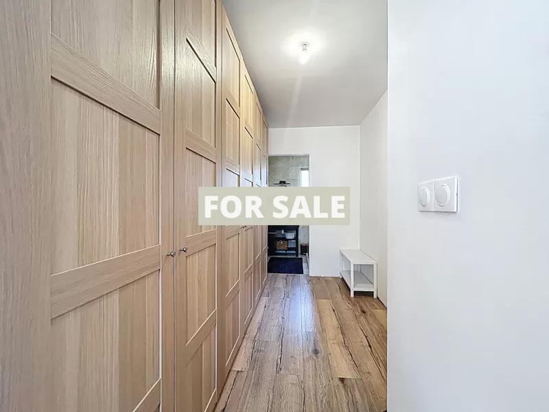 Contemporary House in Coastal Location