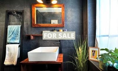 Elegant Property 200m From the Sea with Views