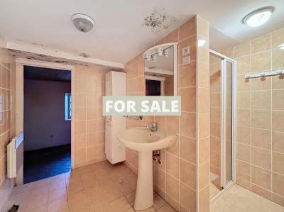 Detached Country House with Landscaped Garden