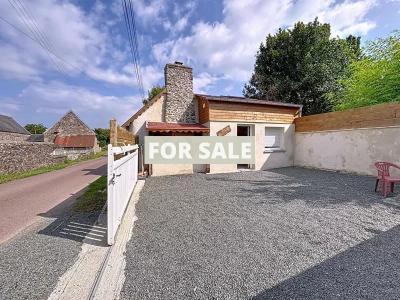 Detached House with Garden Close to the Coast