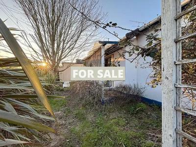 Detached House with Garden by the Coast