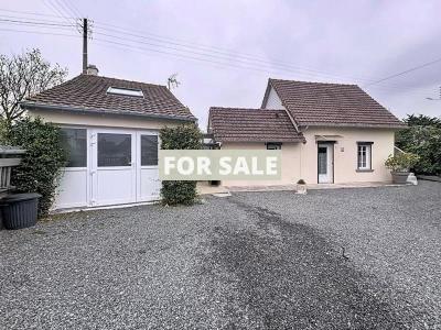 Detached House with Garden by the Coast