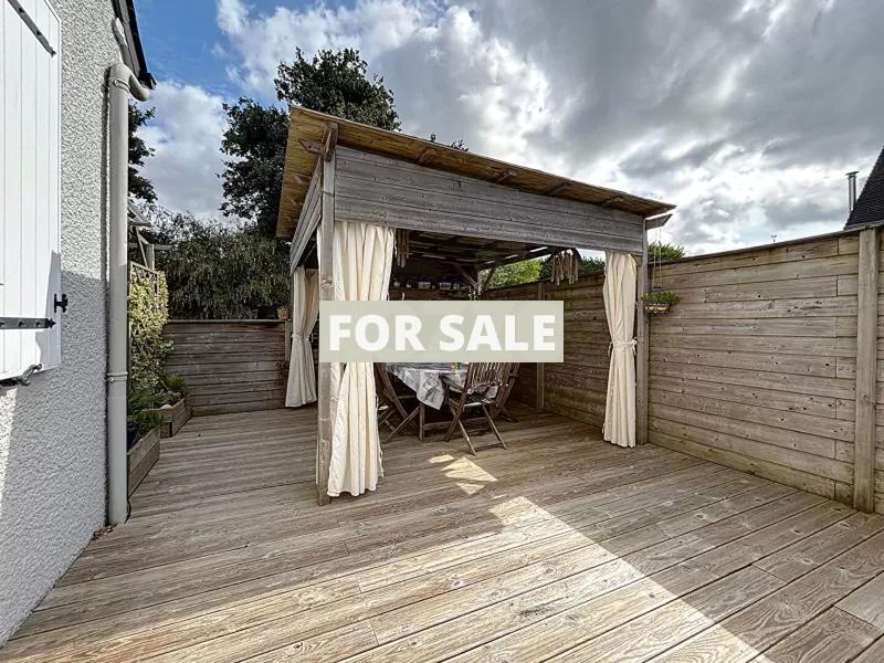 Detached House with Garden by the Coast