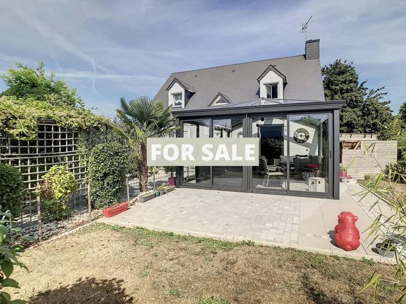 Detached House with Garden by the Coast