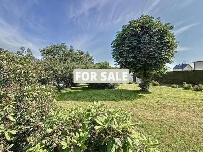 Detached House with Garden by the Coast