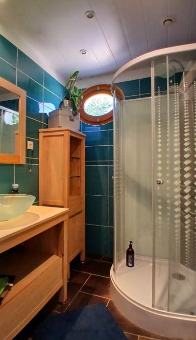 Delightful Detached House And Large Hangar on an Enclosed Plot