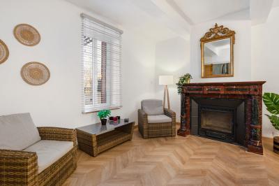 Late 18th Century Manor House with Pool and Views