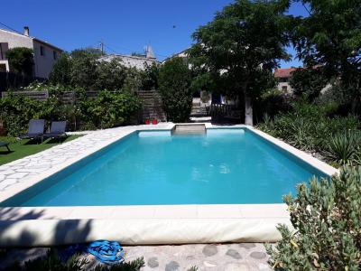 Property With 3 Independent Parts With Pool And Views