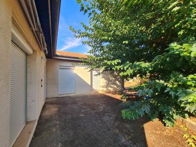 Single Storey Villa To Refresh With Garage