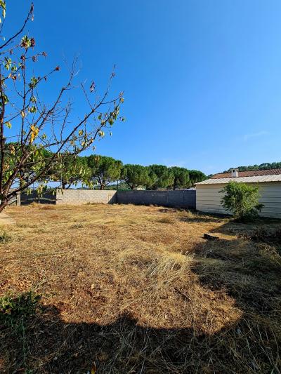 Single Storey Villa To Refresh With Garage