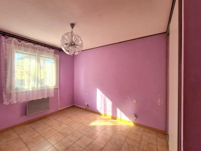 Single Storey Villa To Refresh With Garage