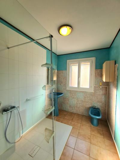 Single Storey Villa To Refresh With Garage