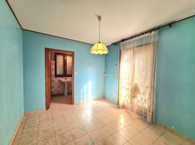 Single Storey Villa To Refresh With Garage