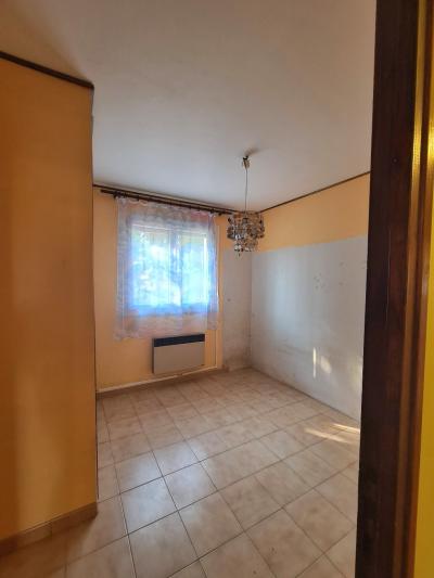 Single Storey Villa To Refresh With Garage