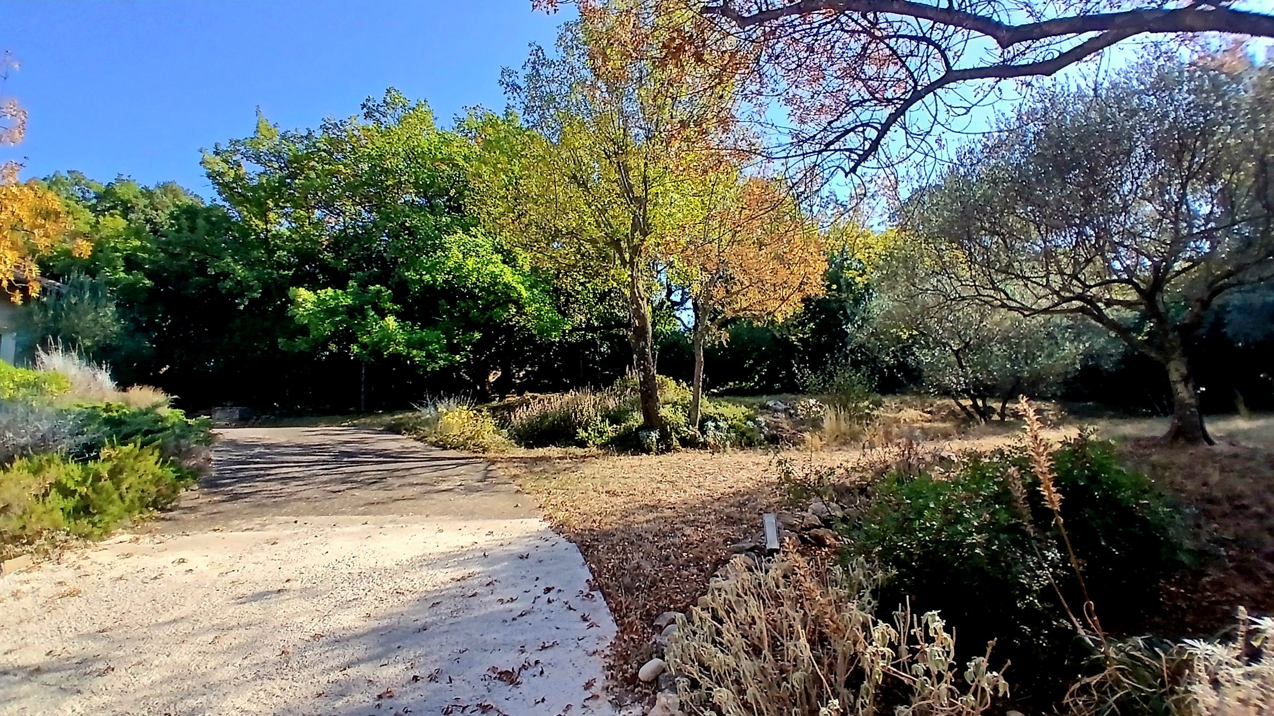 Detached House With Garage and Lovely Open View