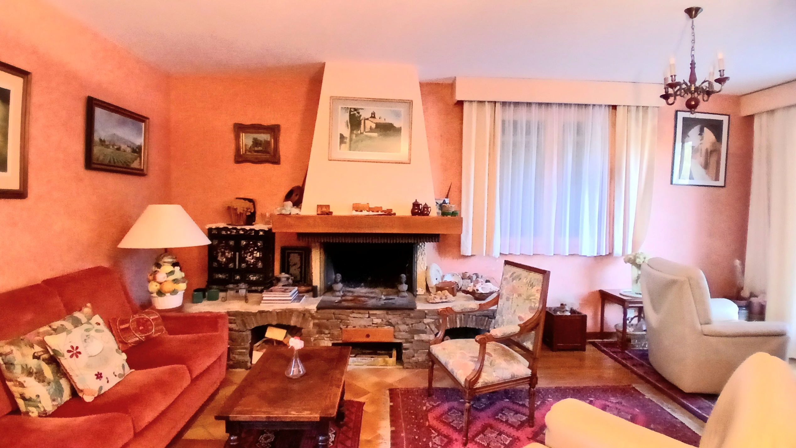 Detached House With Garage and Lovely Open View