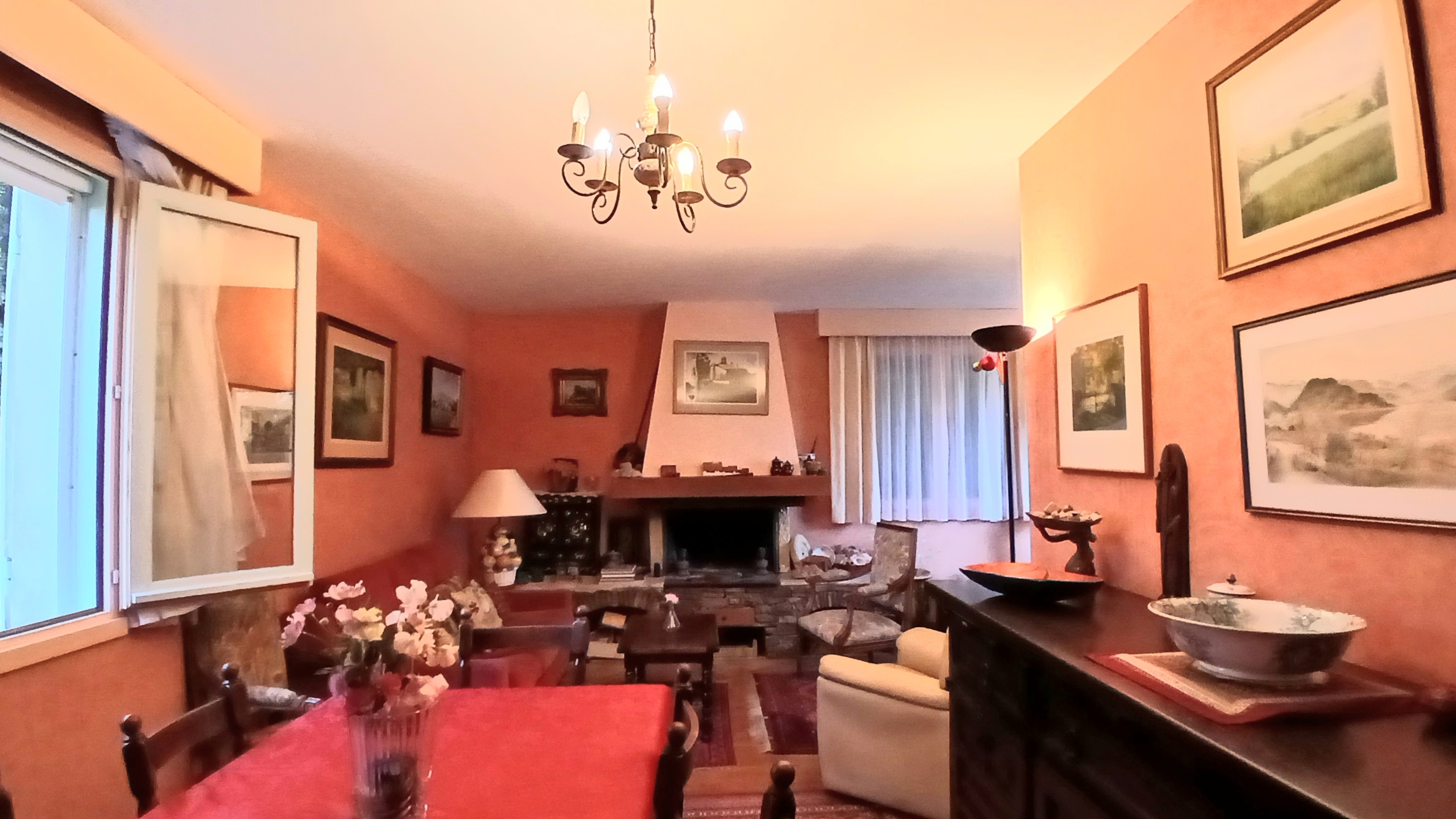 Detached House With Garage and Lovely Open View