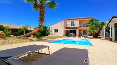 Stunning Villa With Independent Guest House & Pool