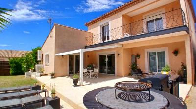 Stunning Villa With Independent Guest House & Pool