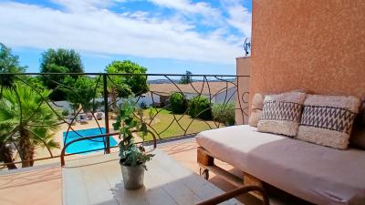 Stunning Villa With Independent Guest House & Pool